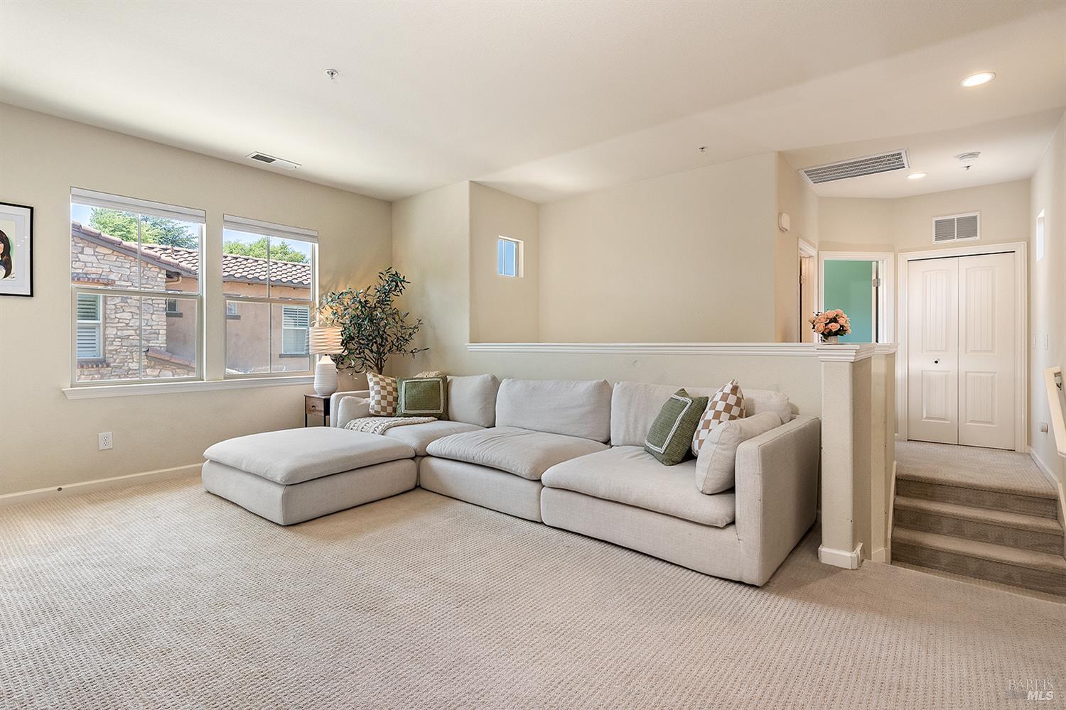 180 Healdsburg Ave #B