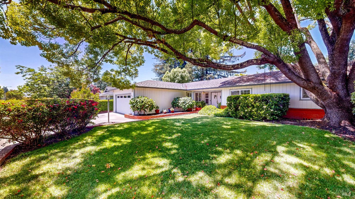 4921 Stonehedge Dr