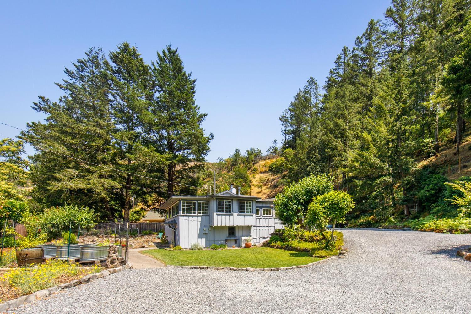 1240 Adobe Canyon Rd