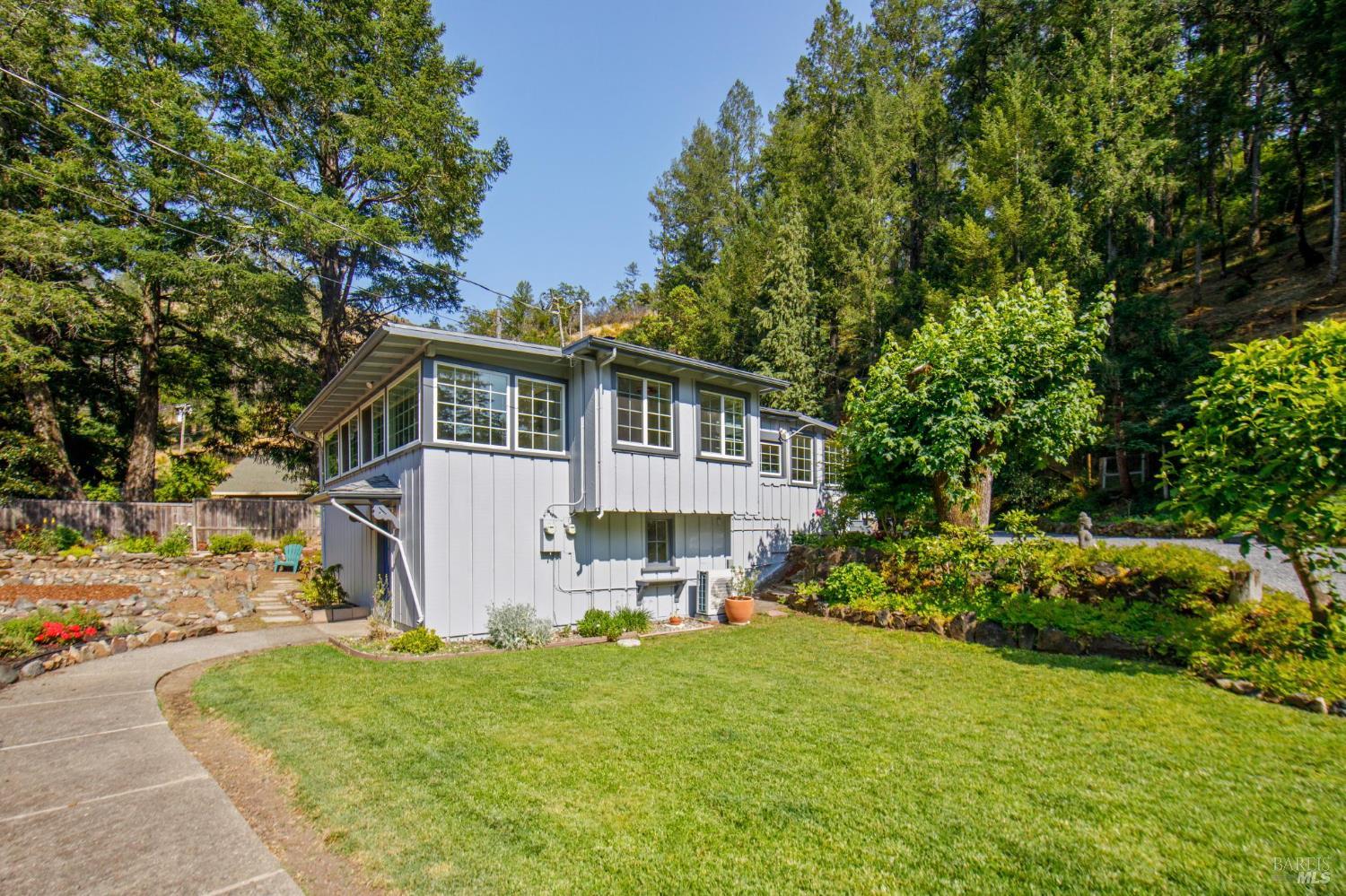 1240 Adobe Canyon Rd