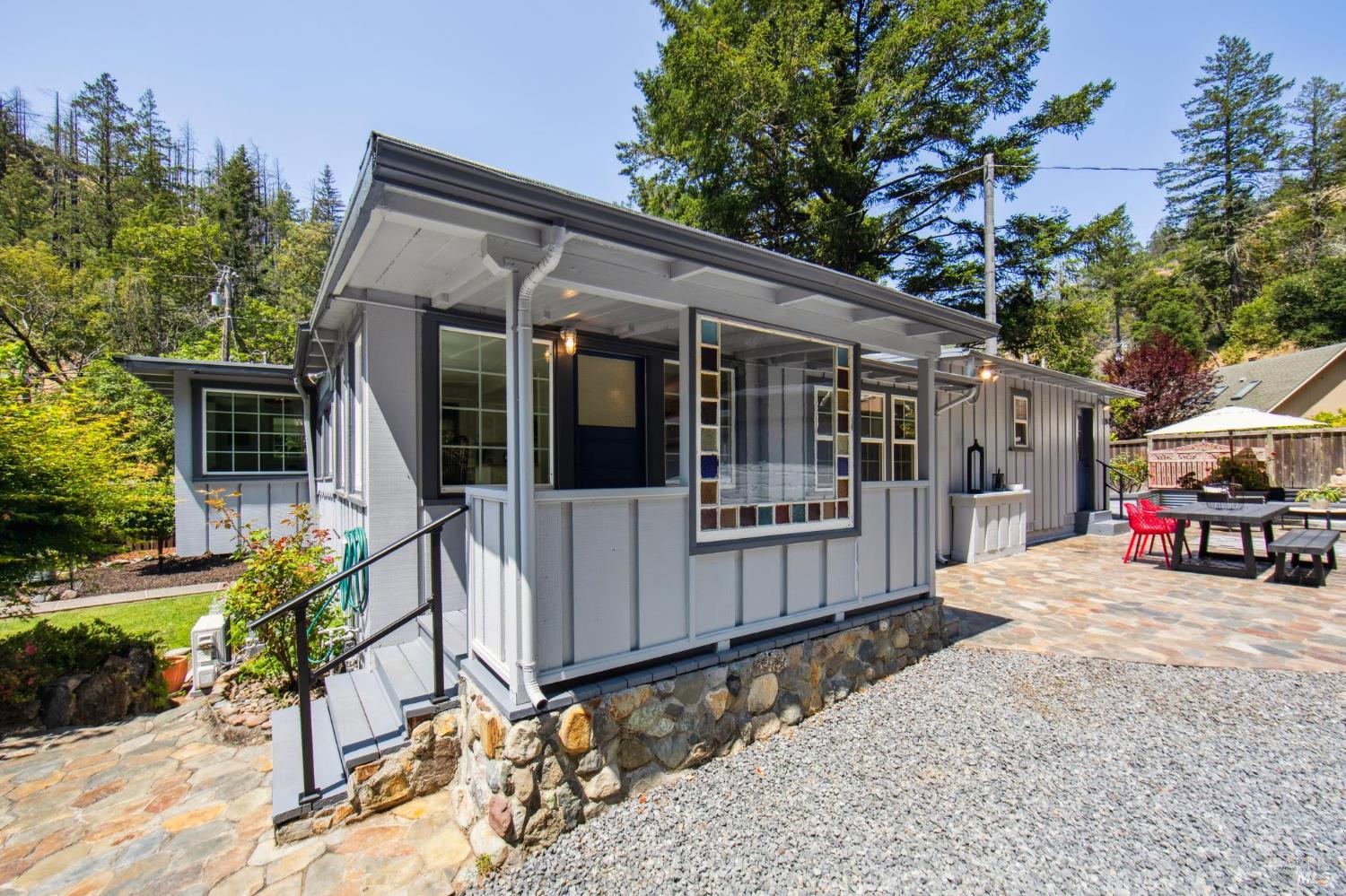 1240 Adobe Canyon Rd