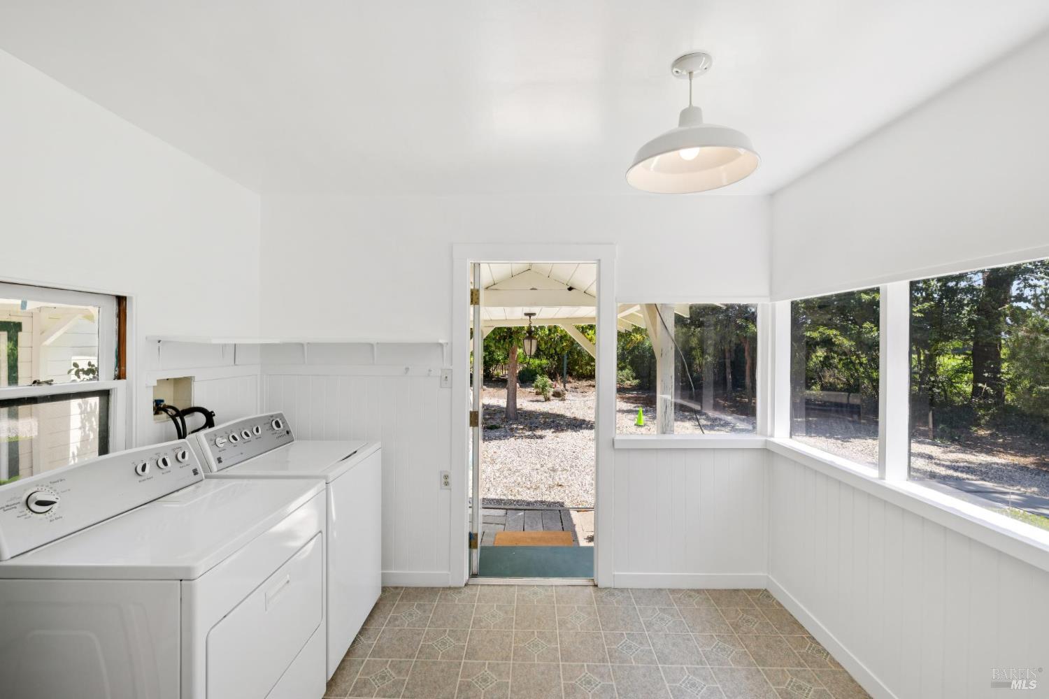 7738 Saint Helena Hwy