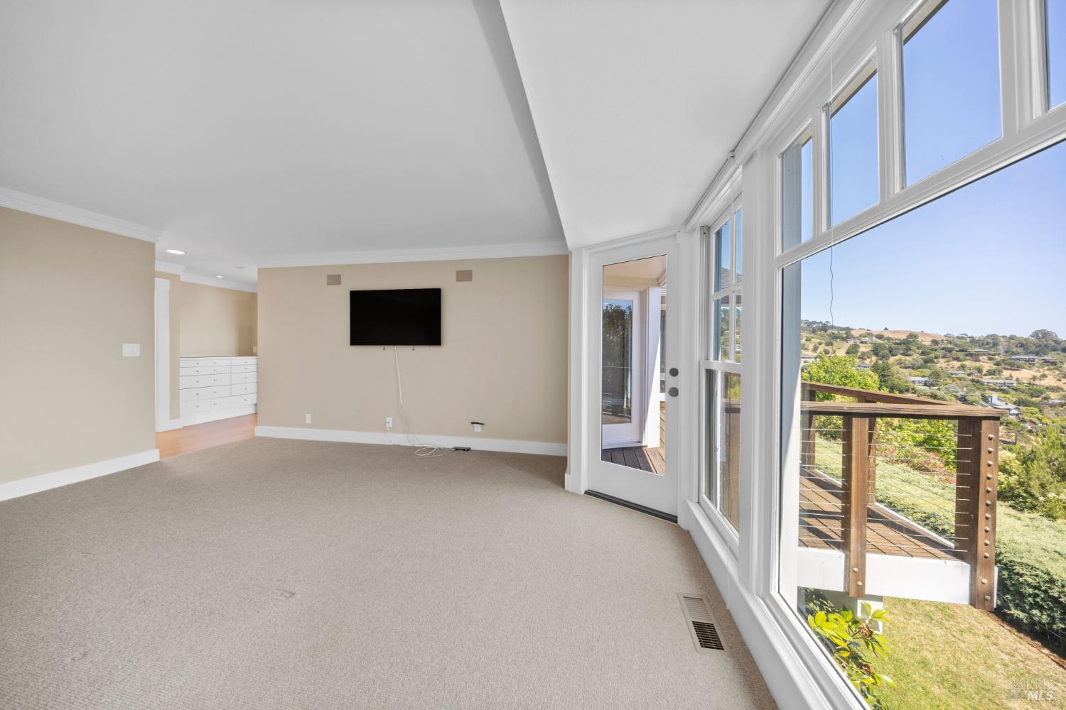 186 Stewart Dr