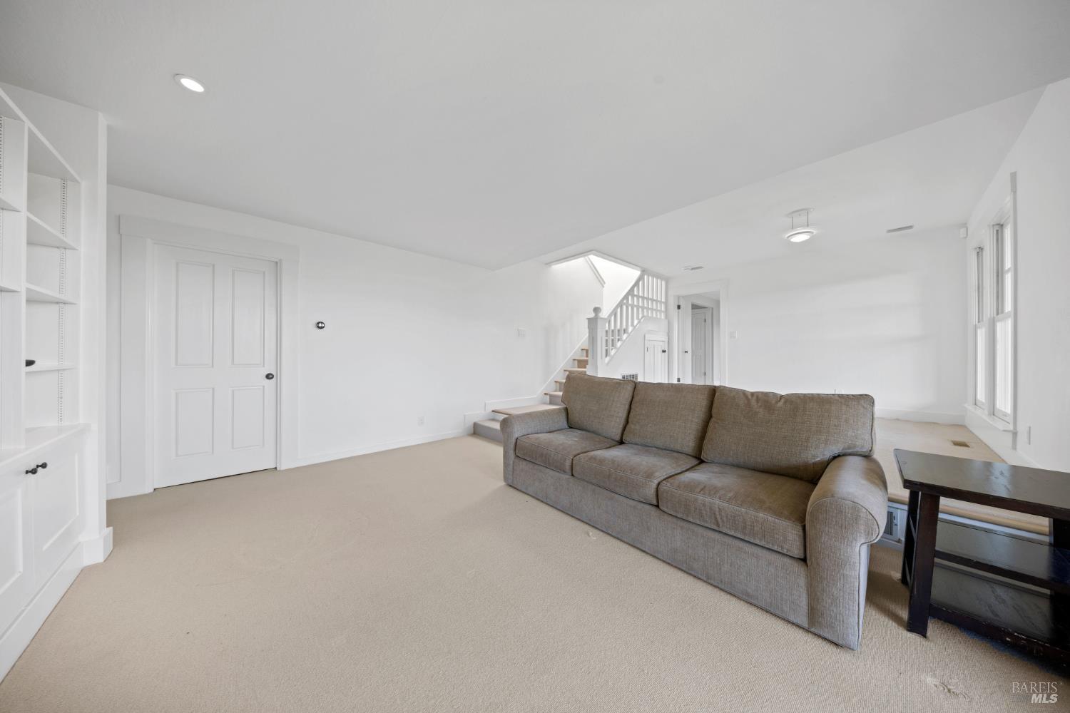 186 Stewart Dr
