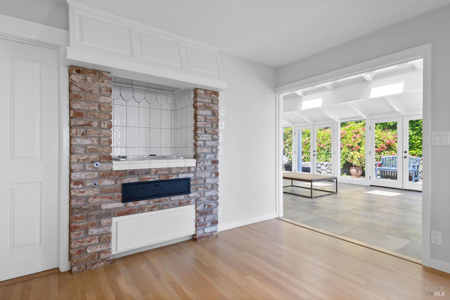 186 Stewart Dr