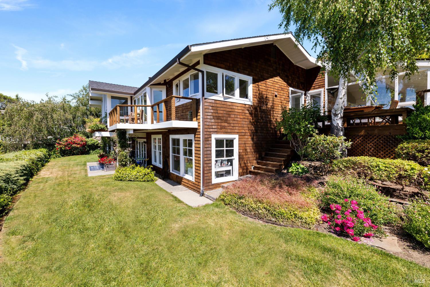 186 Stewart Dr