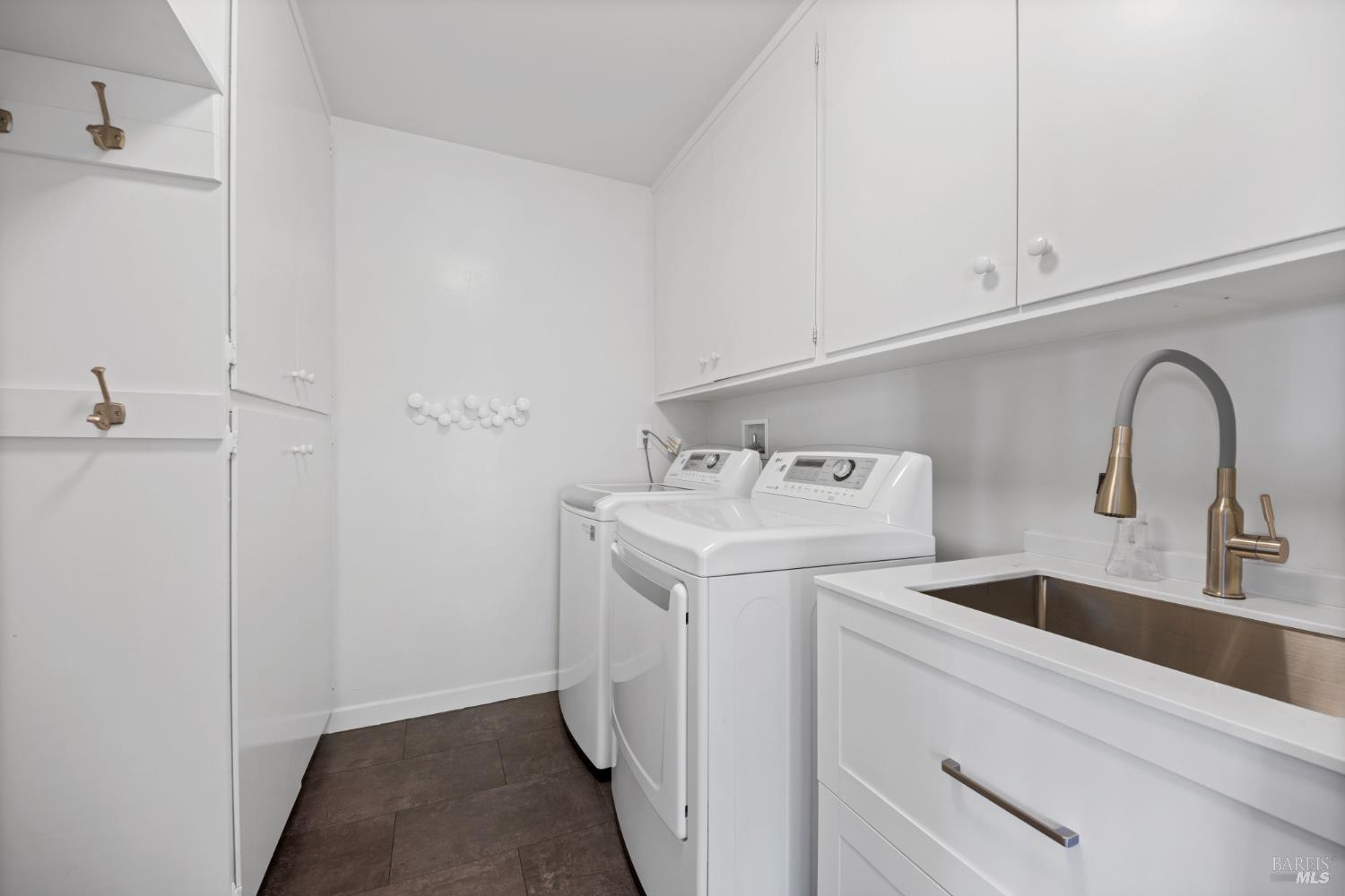 186 Stewart Dr