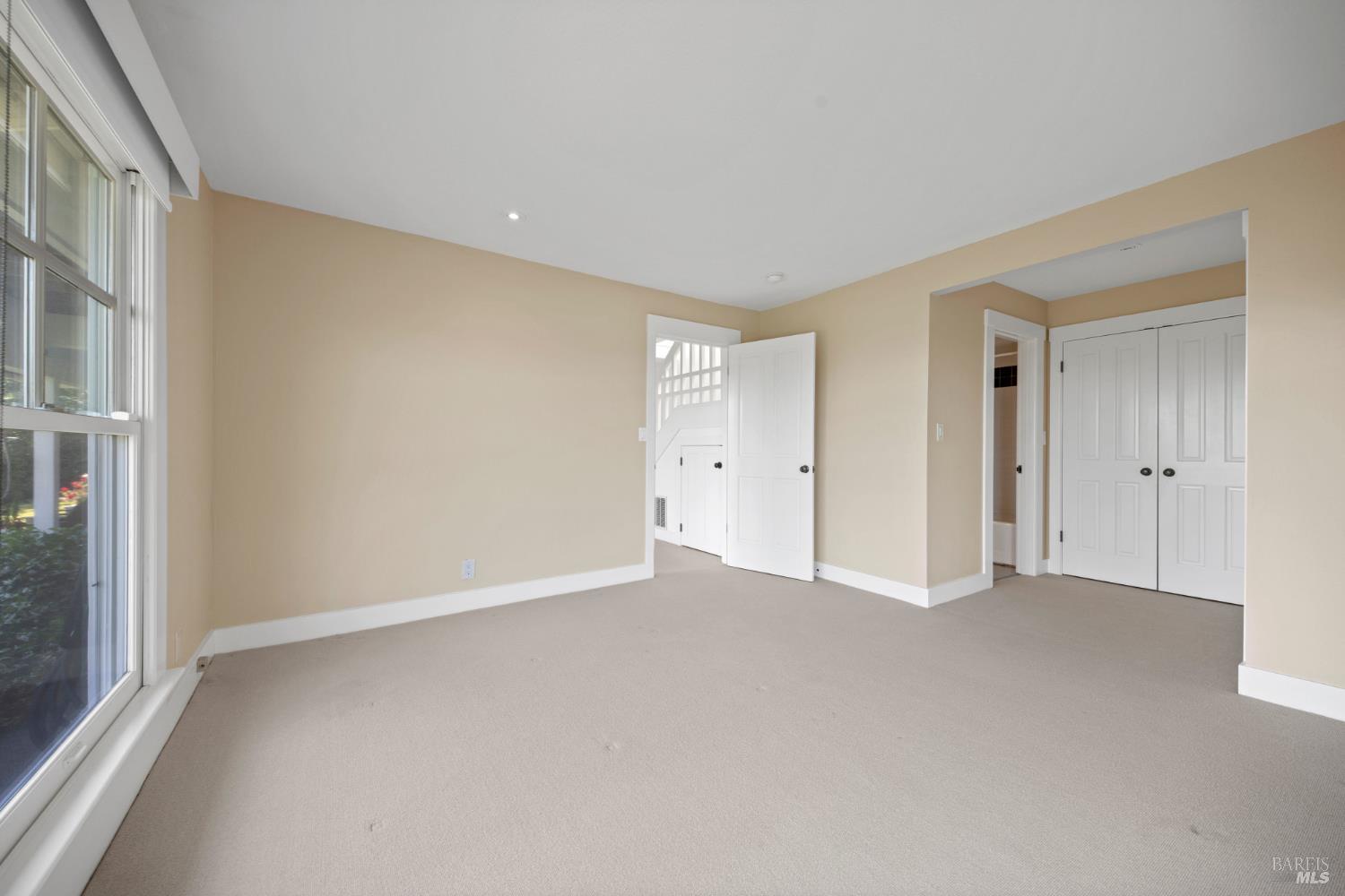 186 Stewart Dr