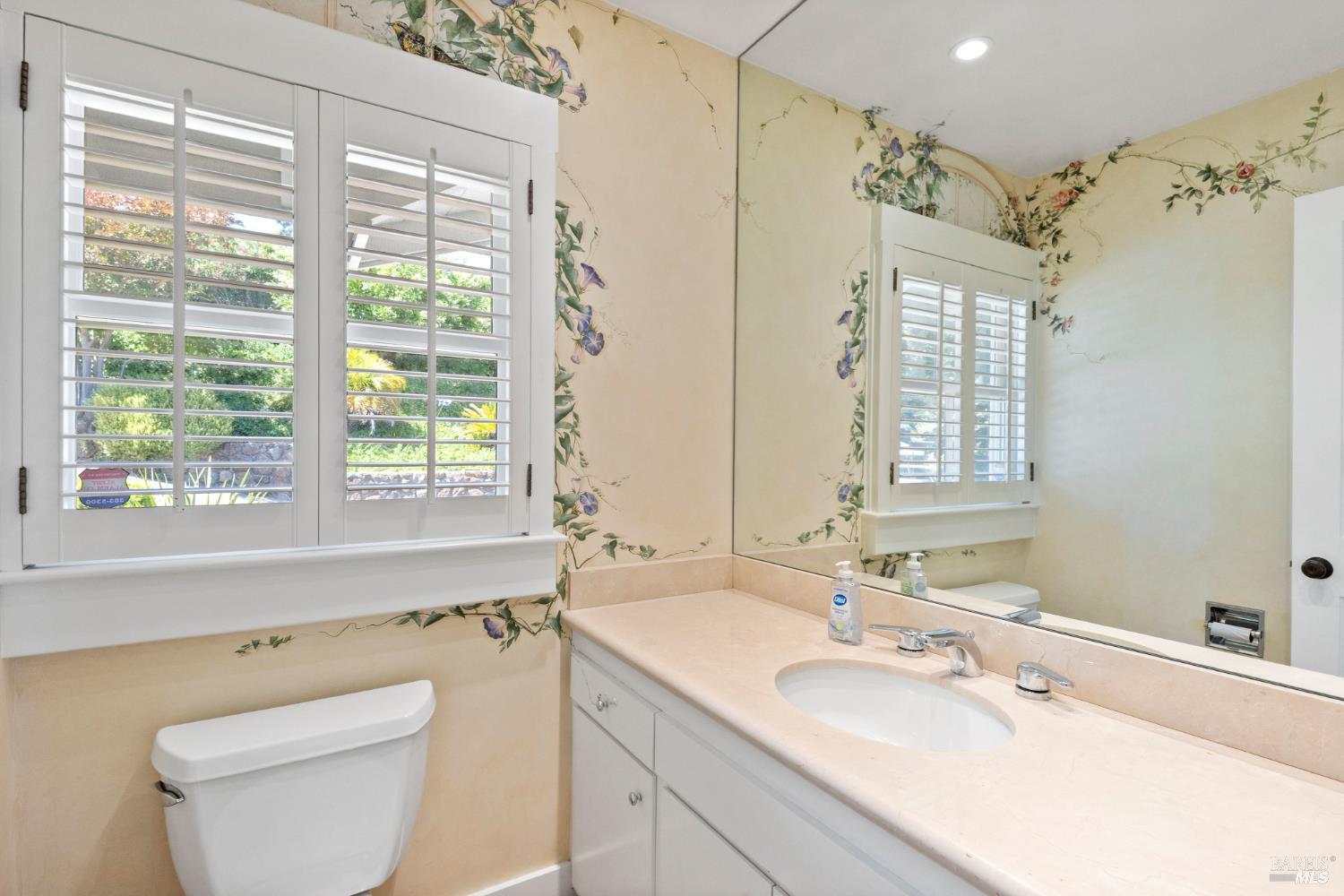 186 Stewart Dr