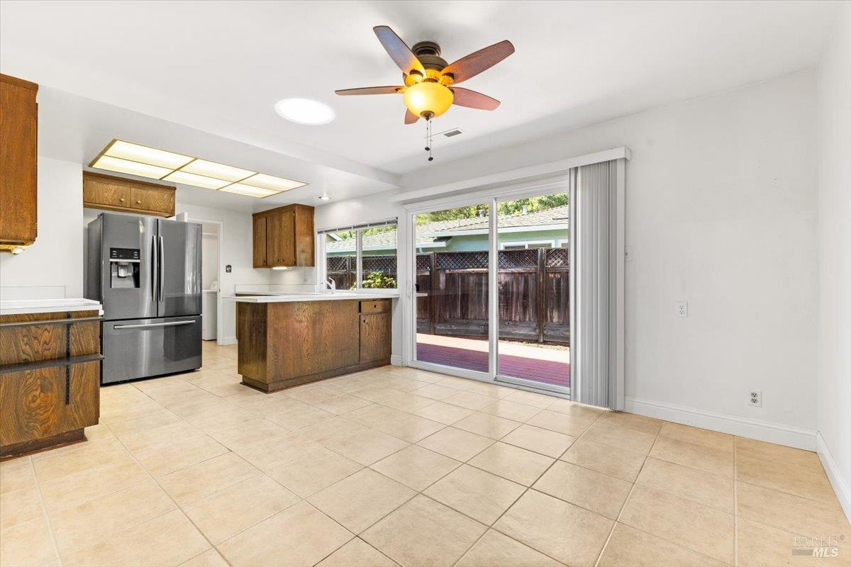 1435 Oak Cir