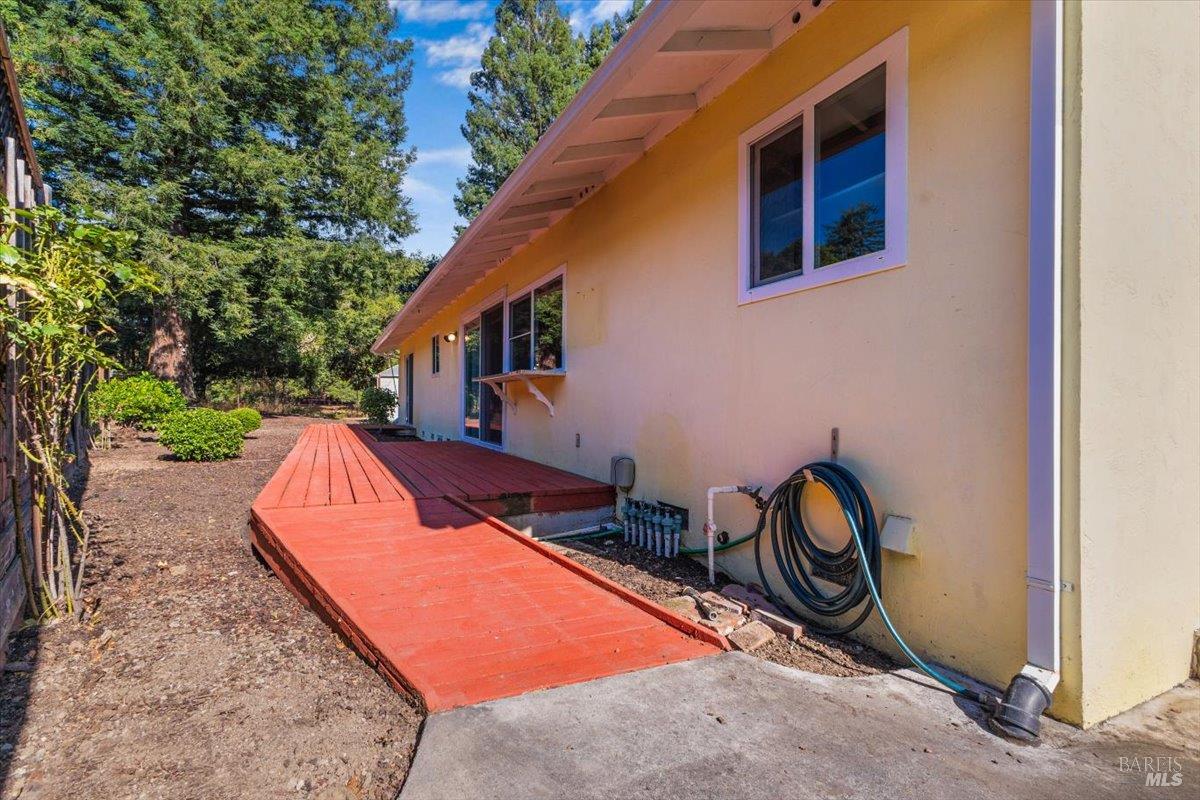 1435 Oak Cir