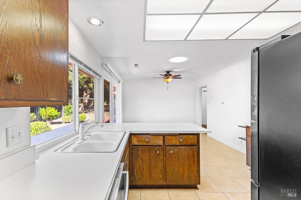 1435 Oak Cir