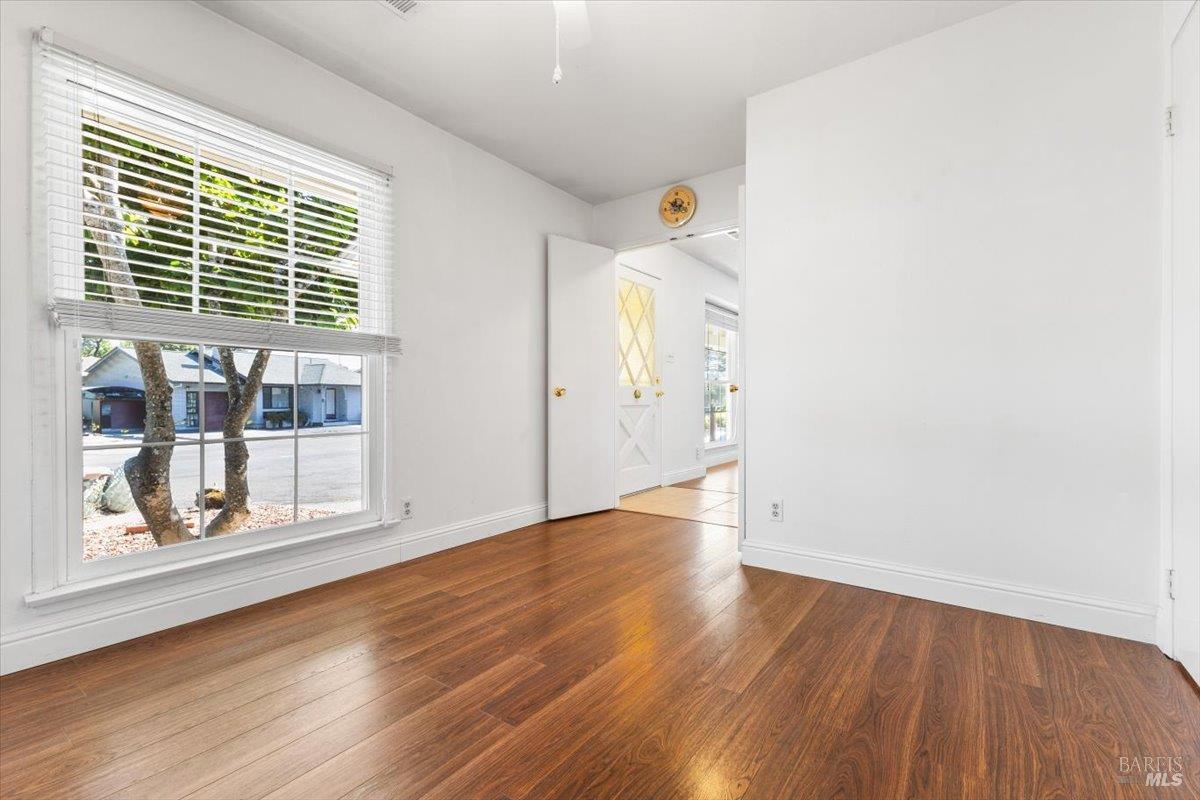 1435 Oak Cir