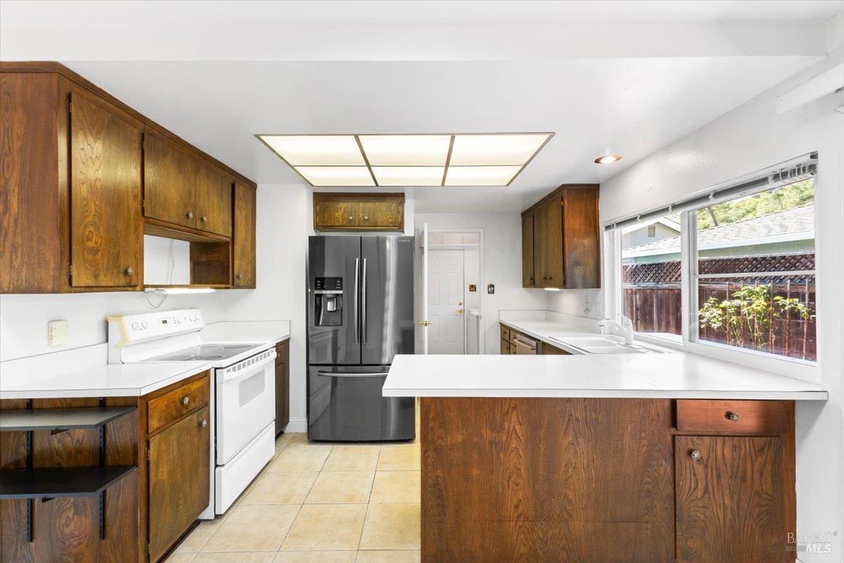 1435 Oak Cir