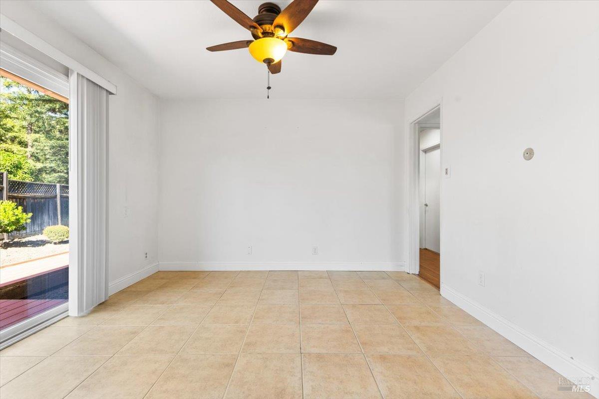 1435 Oak Cir
