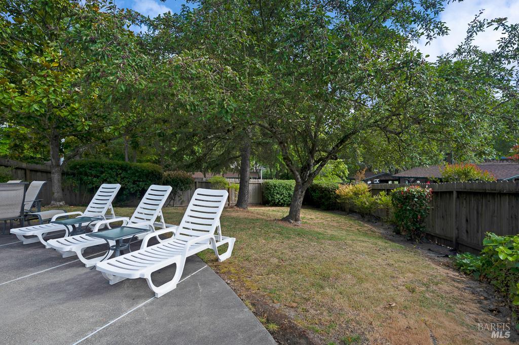 29 Pine Tree Cir