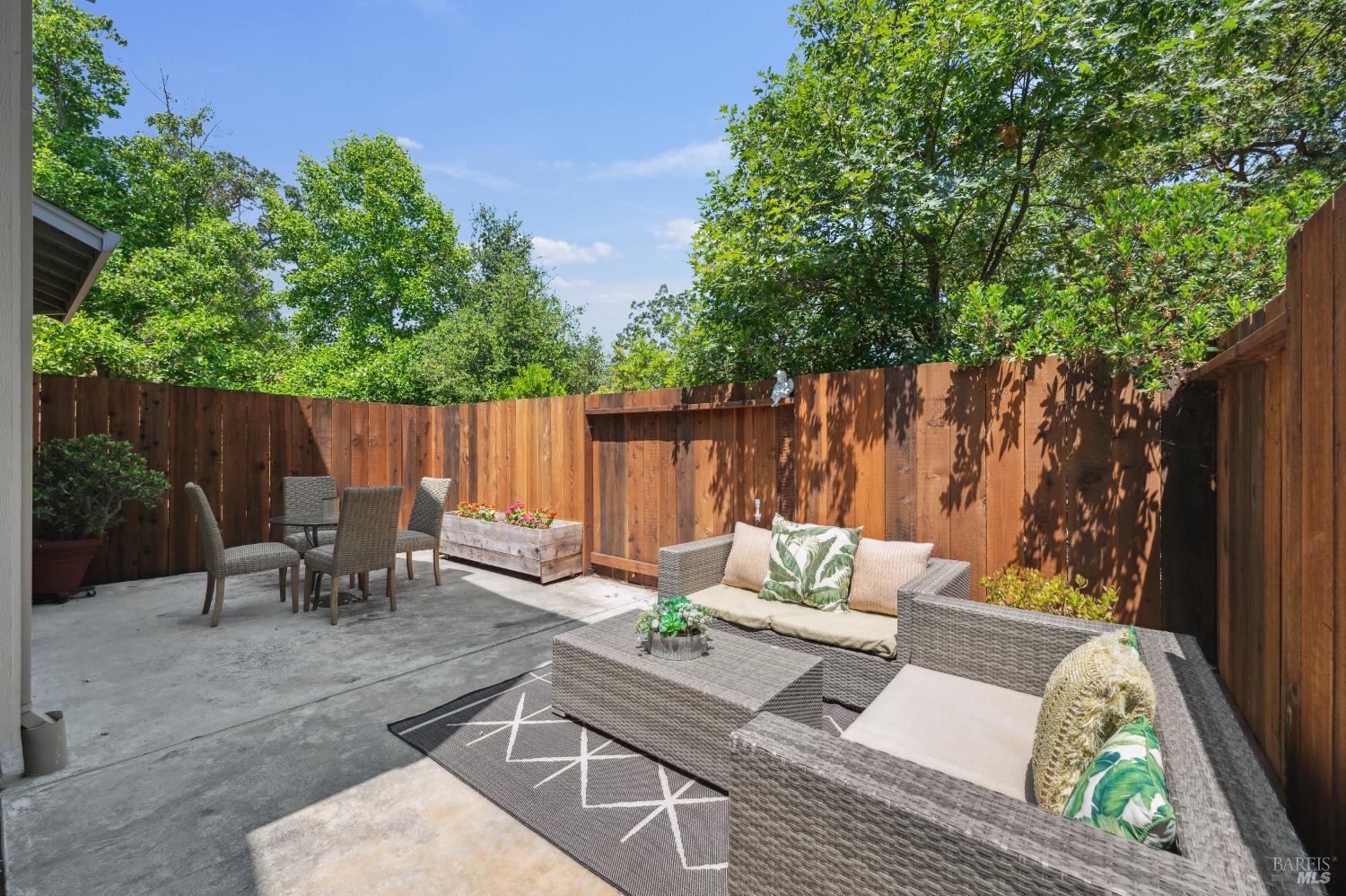 5 Briarwood Court