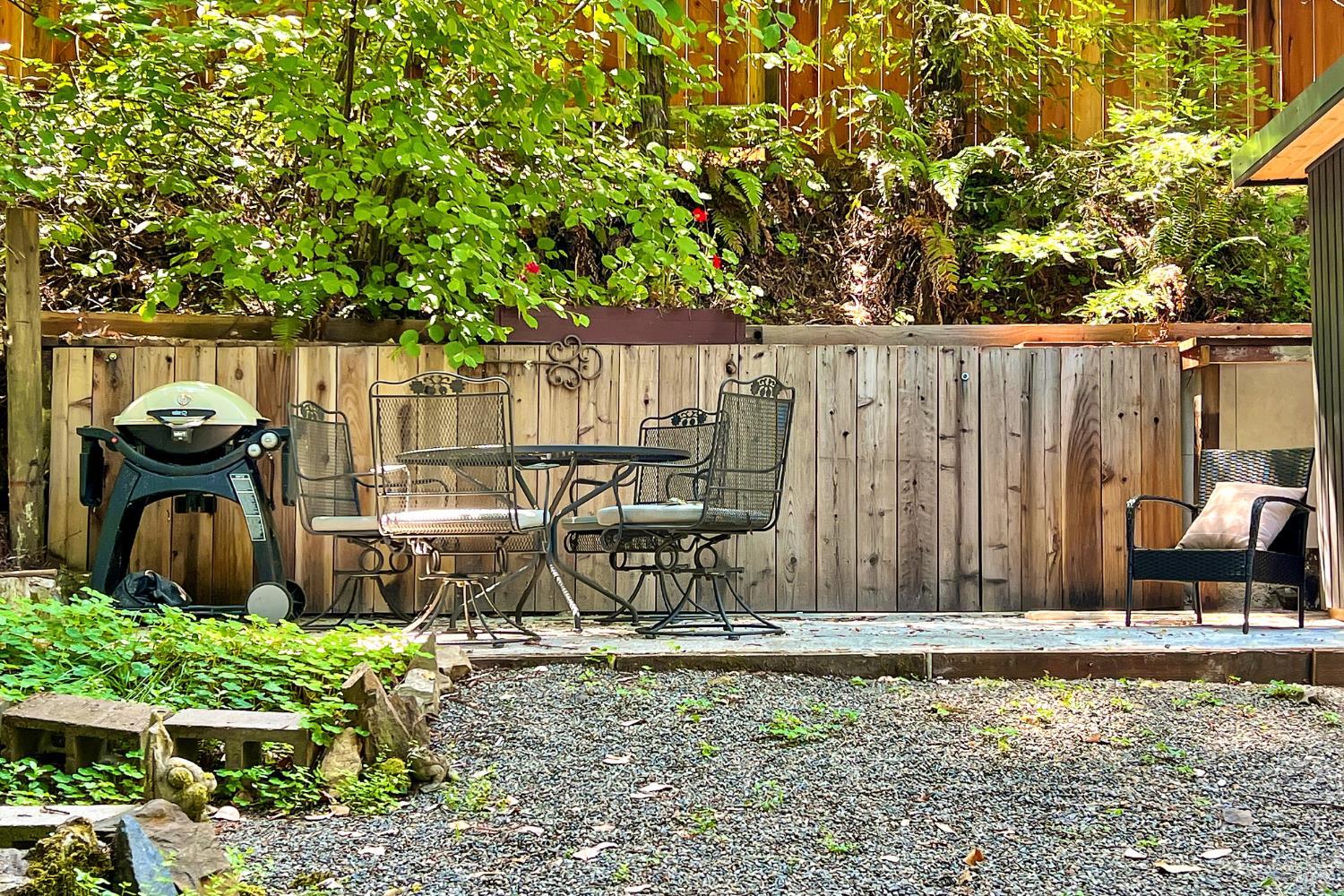 5600 Austin Creek Rd