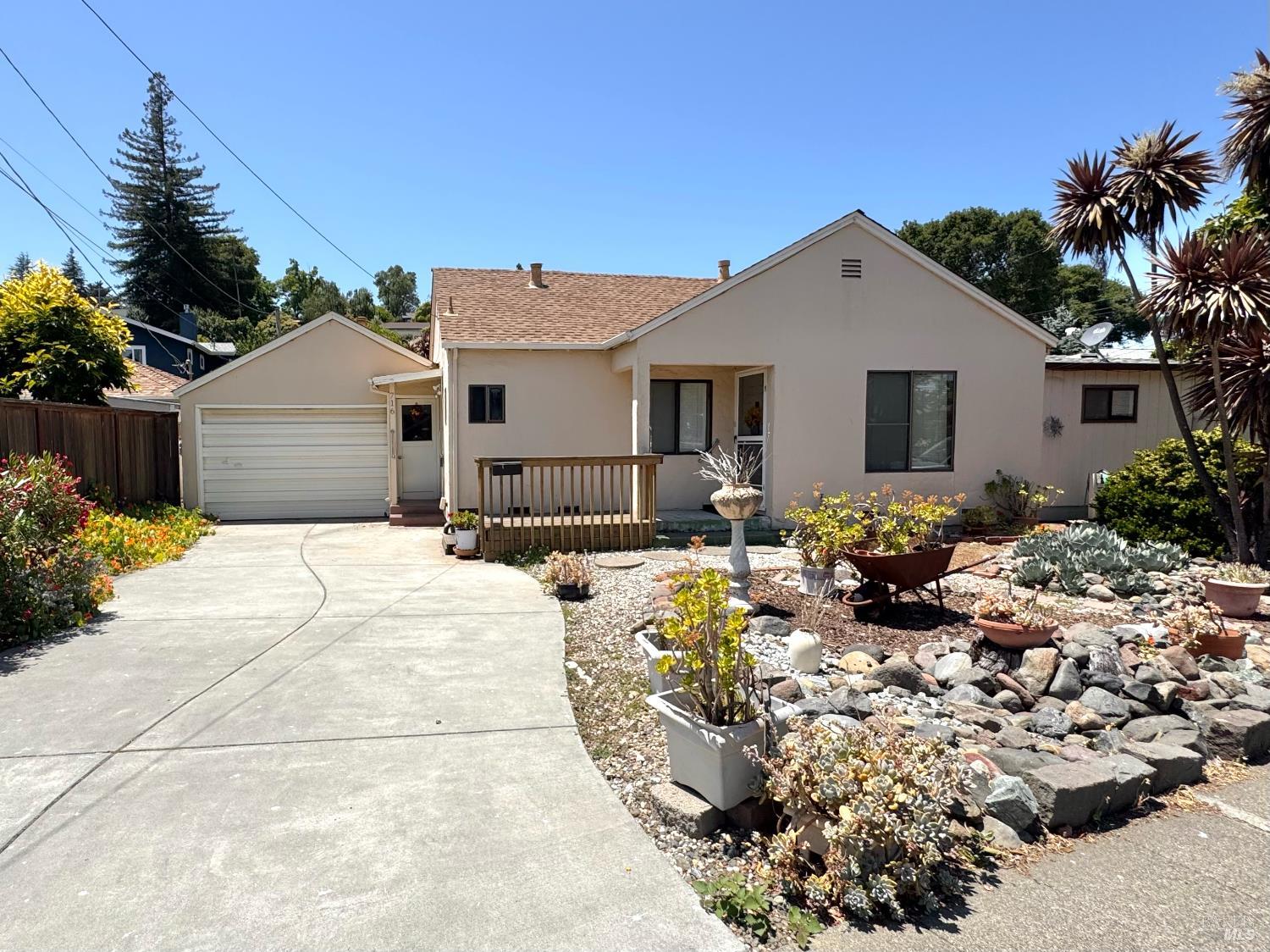 716 Mountain View Ave