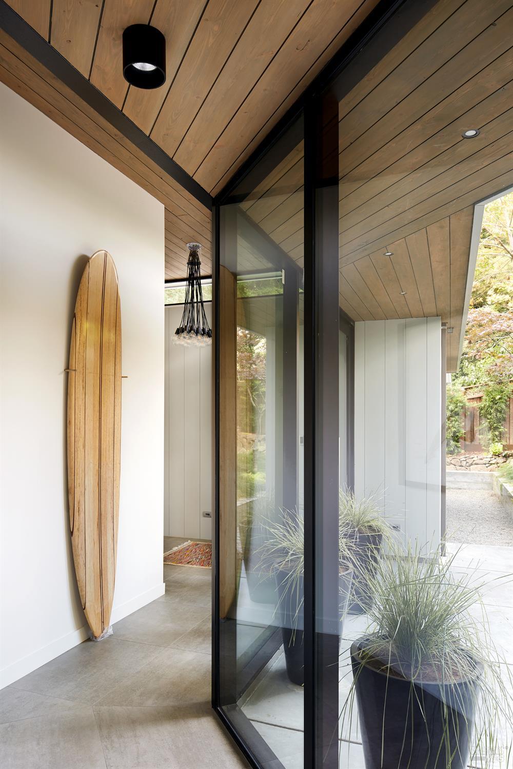 297 Throckmorton Ave