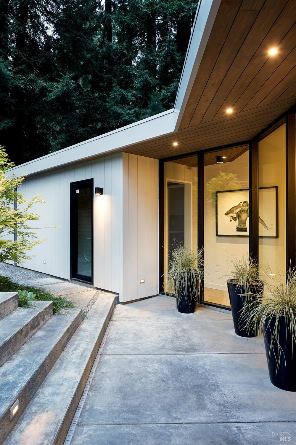 297 Throckmorton Ave