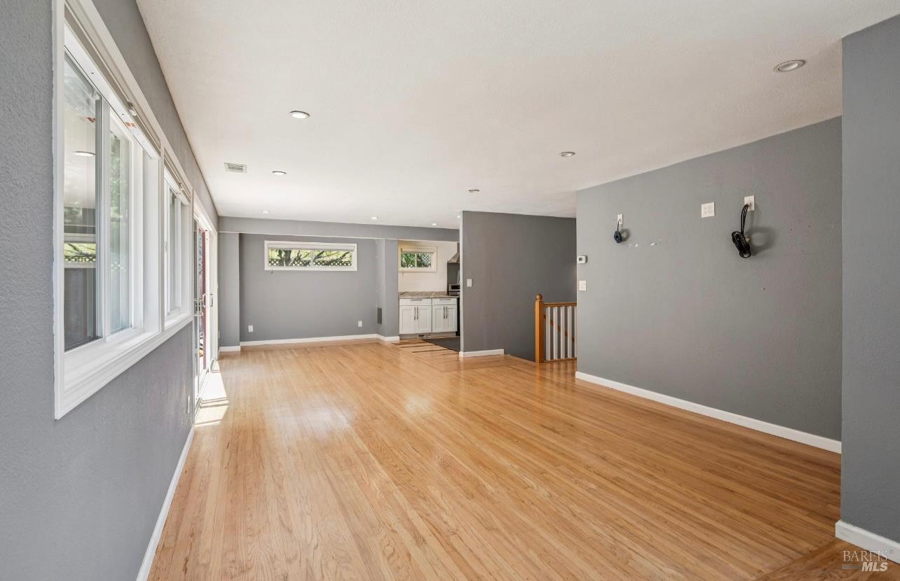 31 Buckelew St