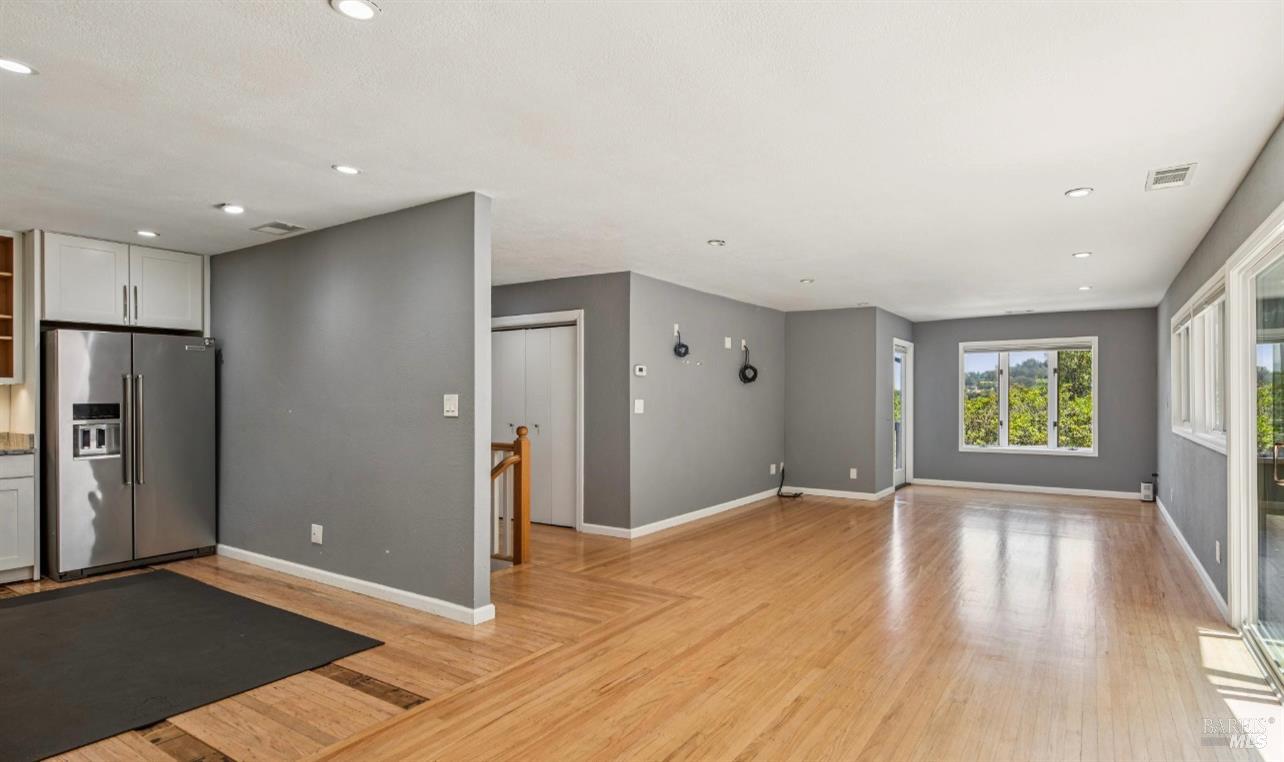 31 Buckelew St