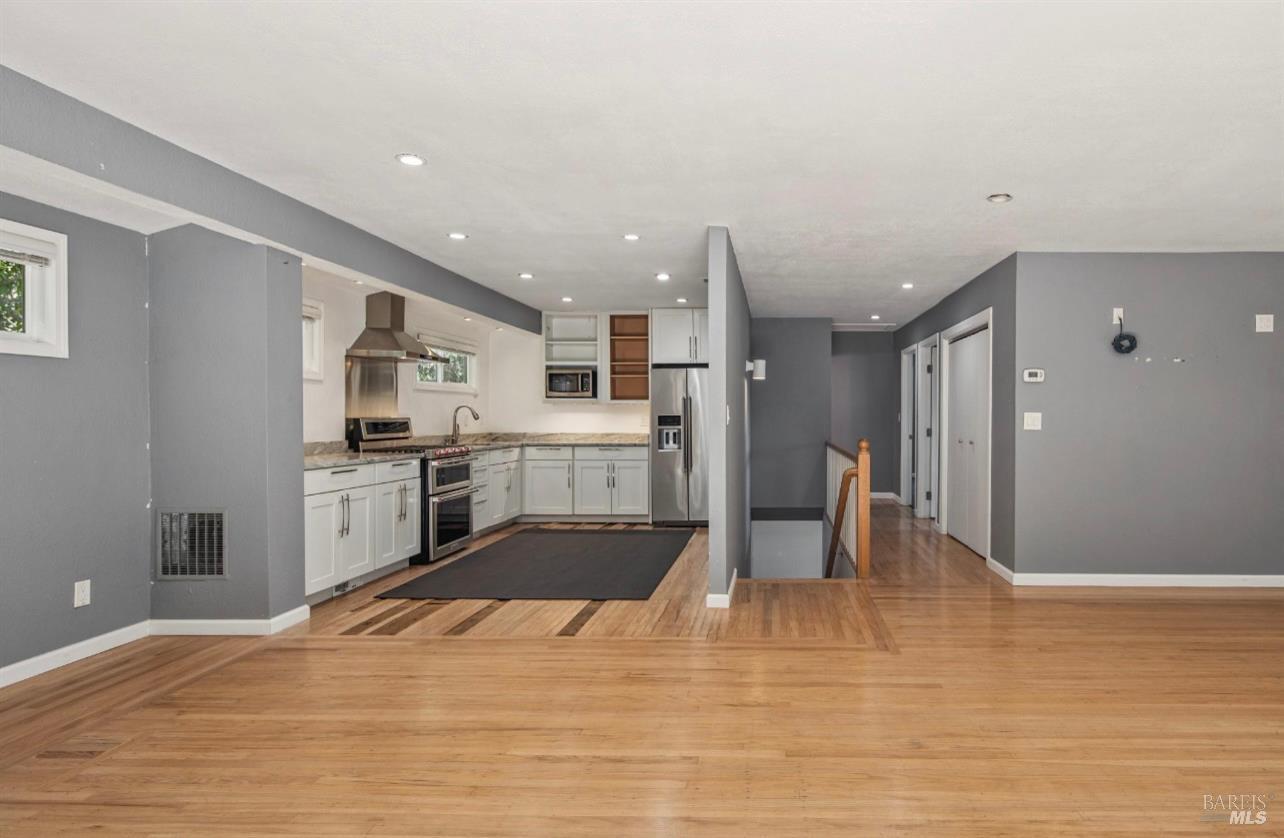 31 Buckelew St