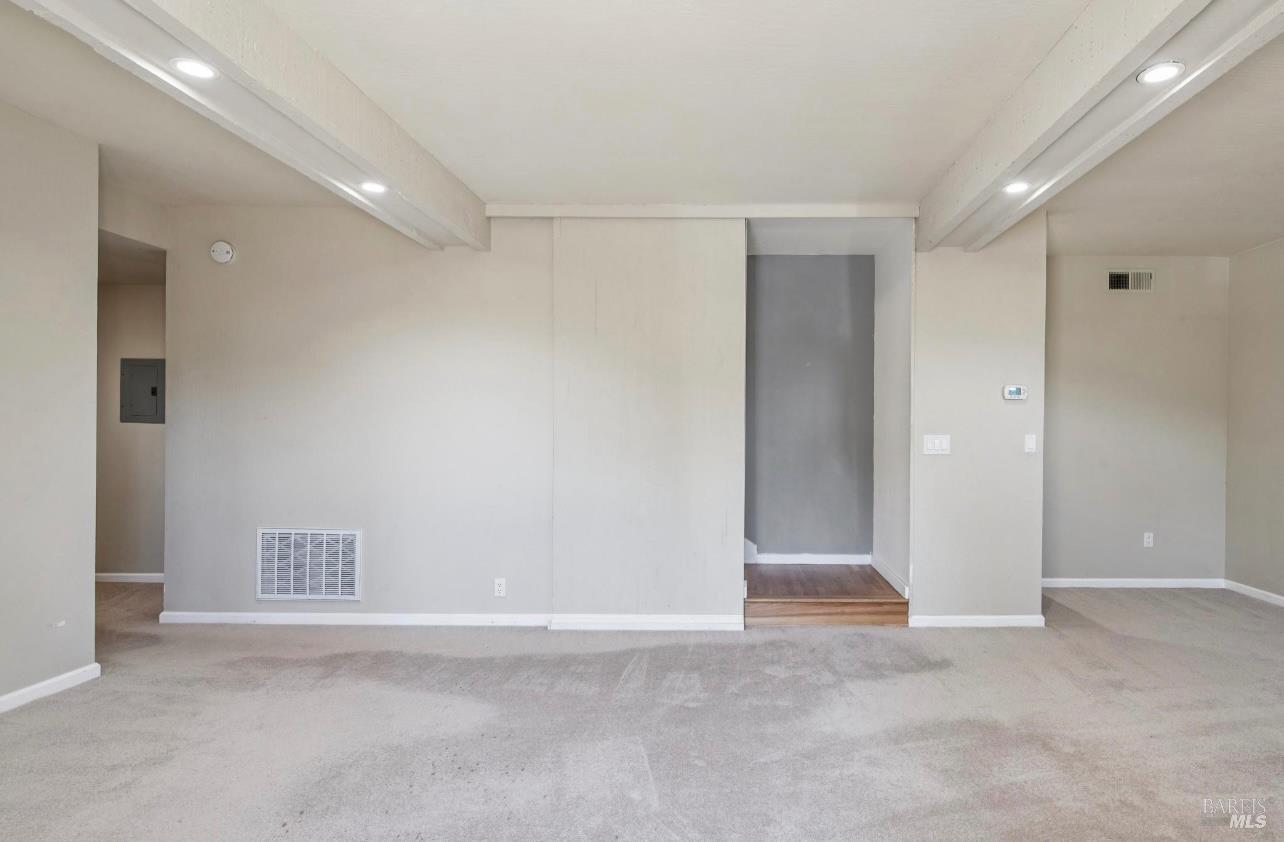 31 Buckelew St