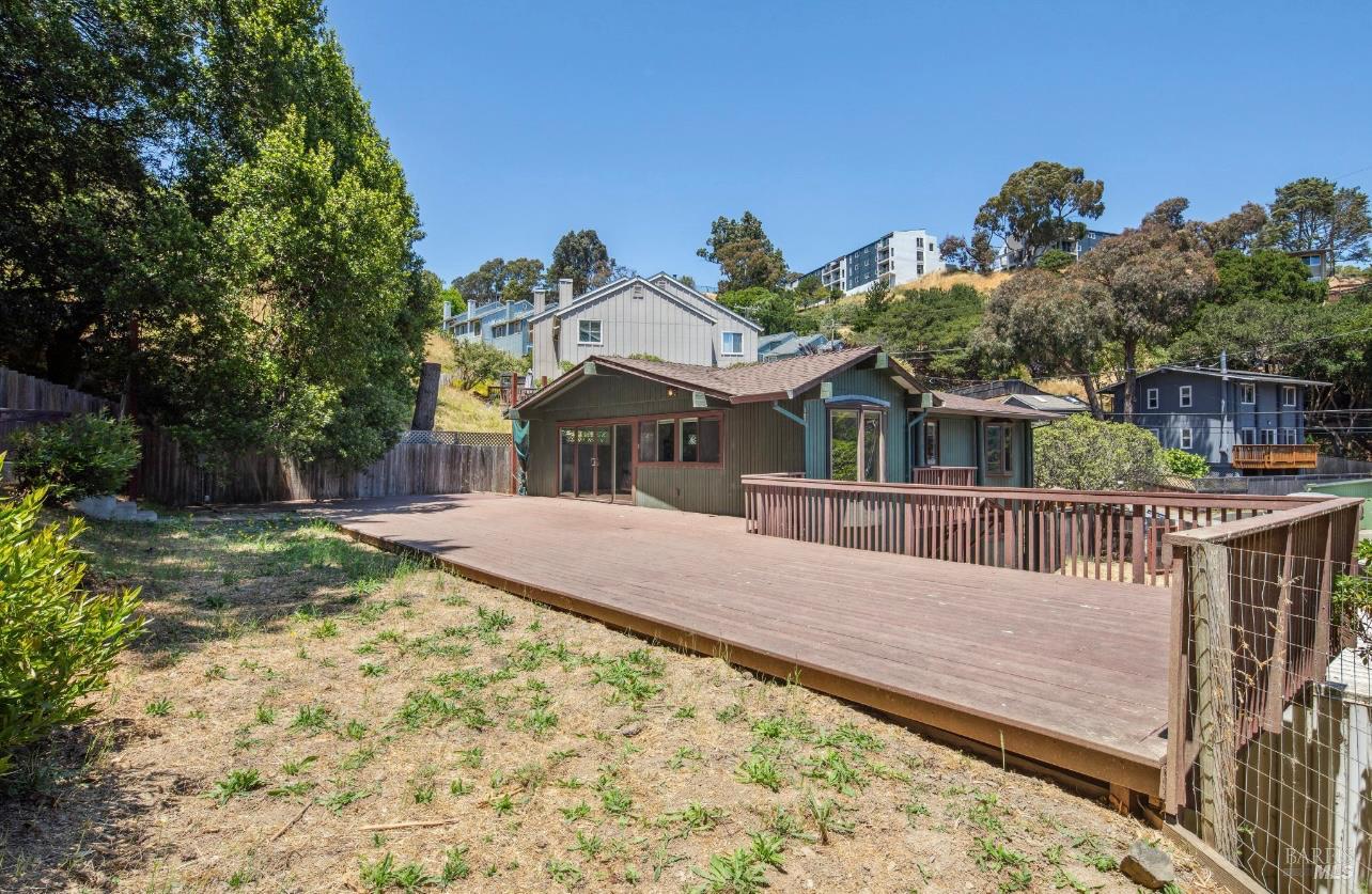 31 Buckelew St