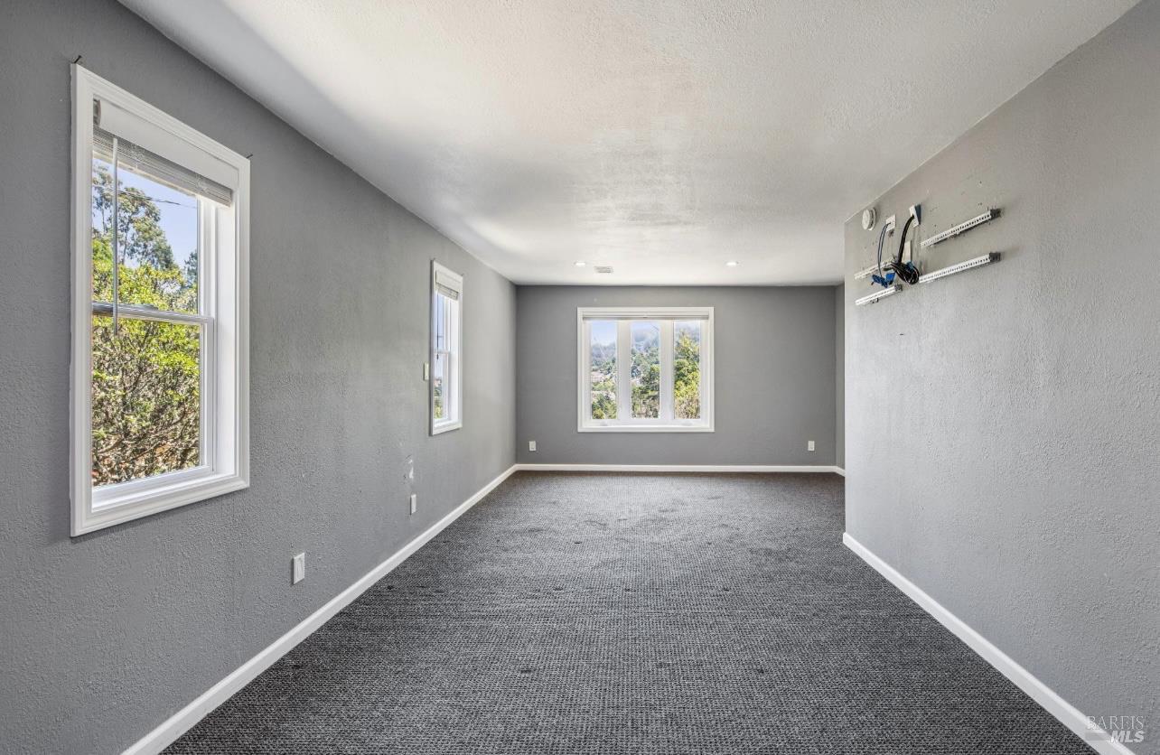 31 Buckelew St