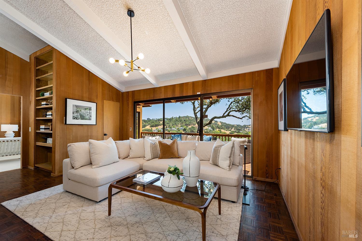 42 Eagle Dr