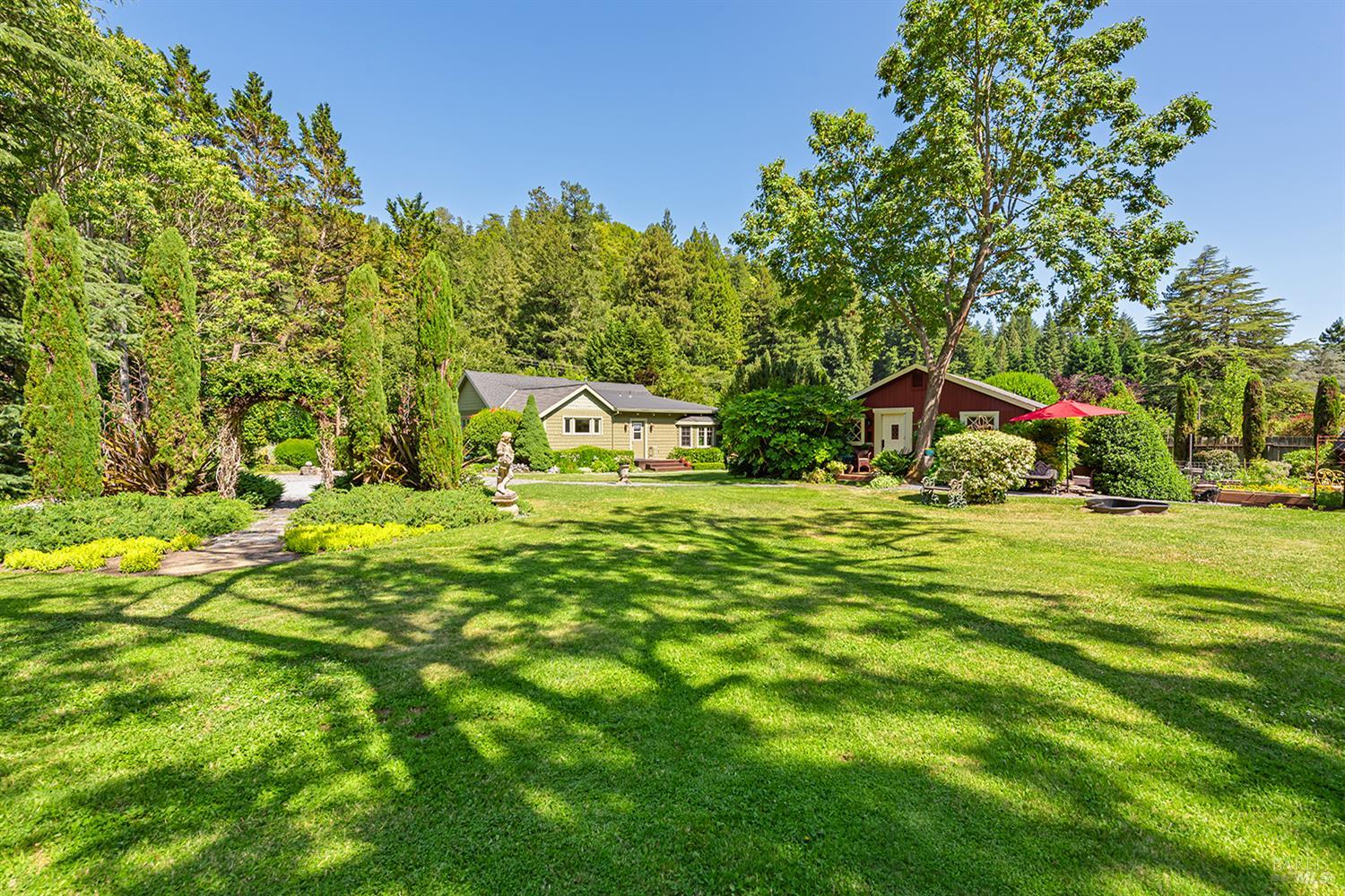 16424 Armstrong Woods Rd