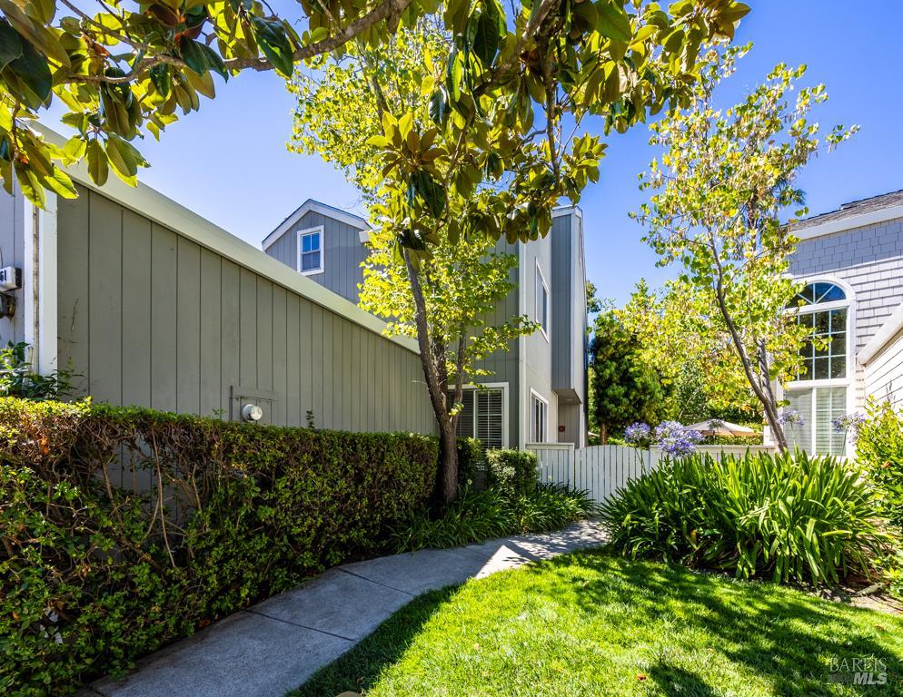 2361 Morningside Cir