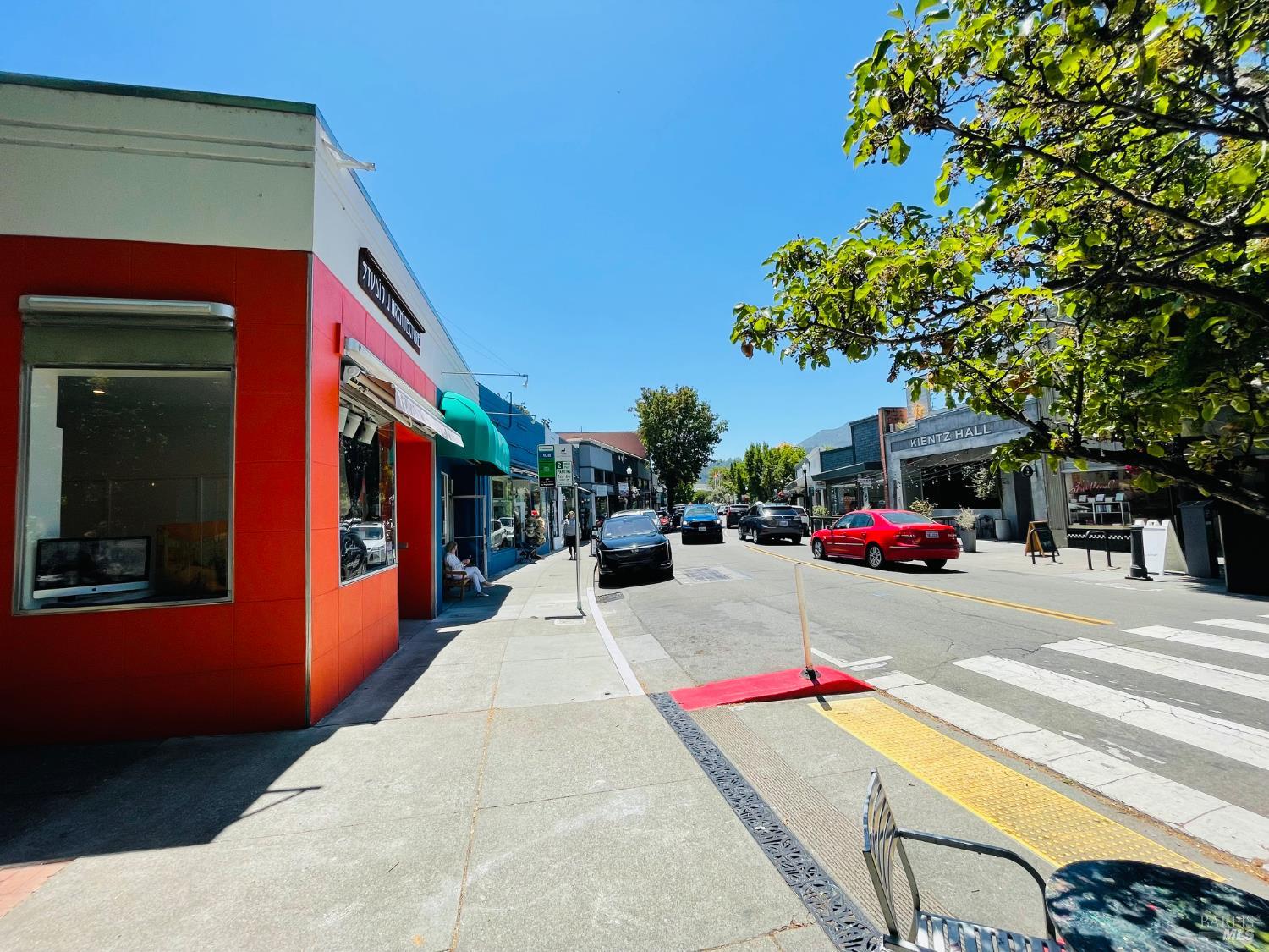 572 San Anselmo Ave