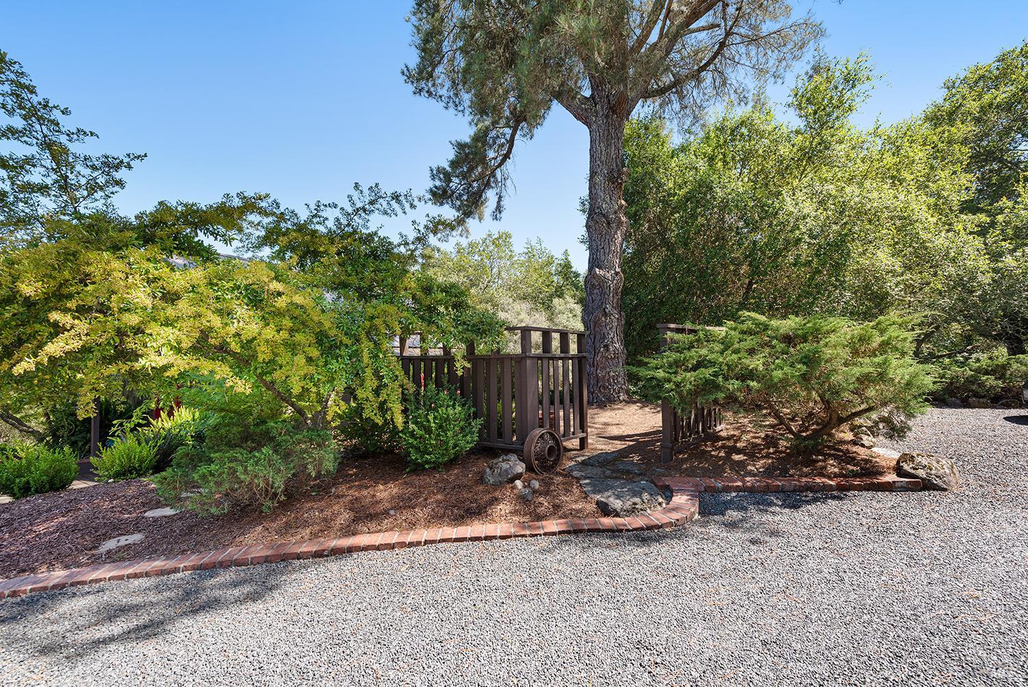 5995 Vine Hill Rd