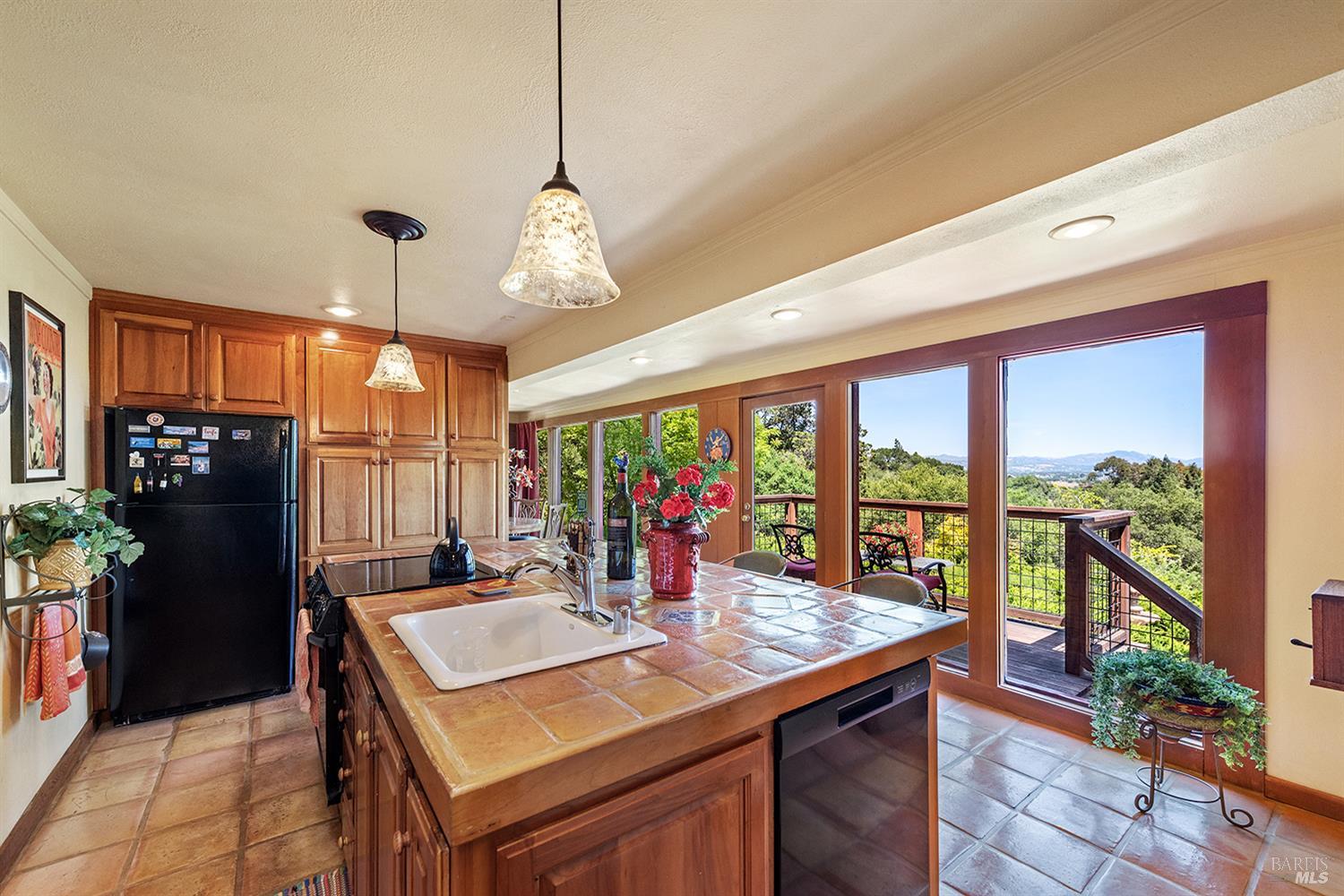 5995 Vine Hill Rd