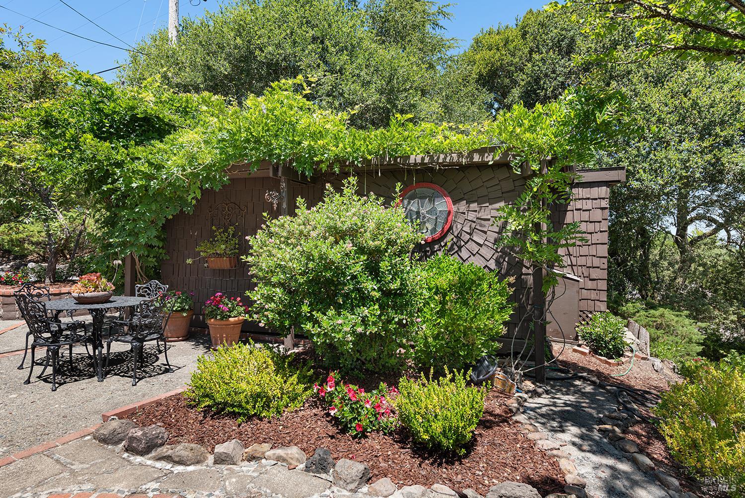 5995 Vine Hill Rd