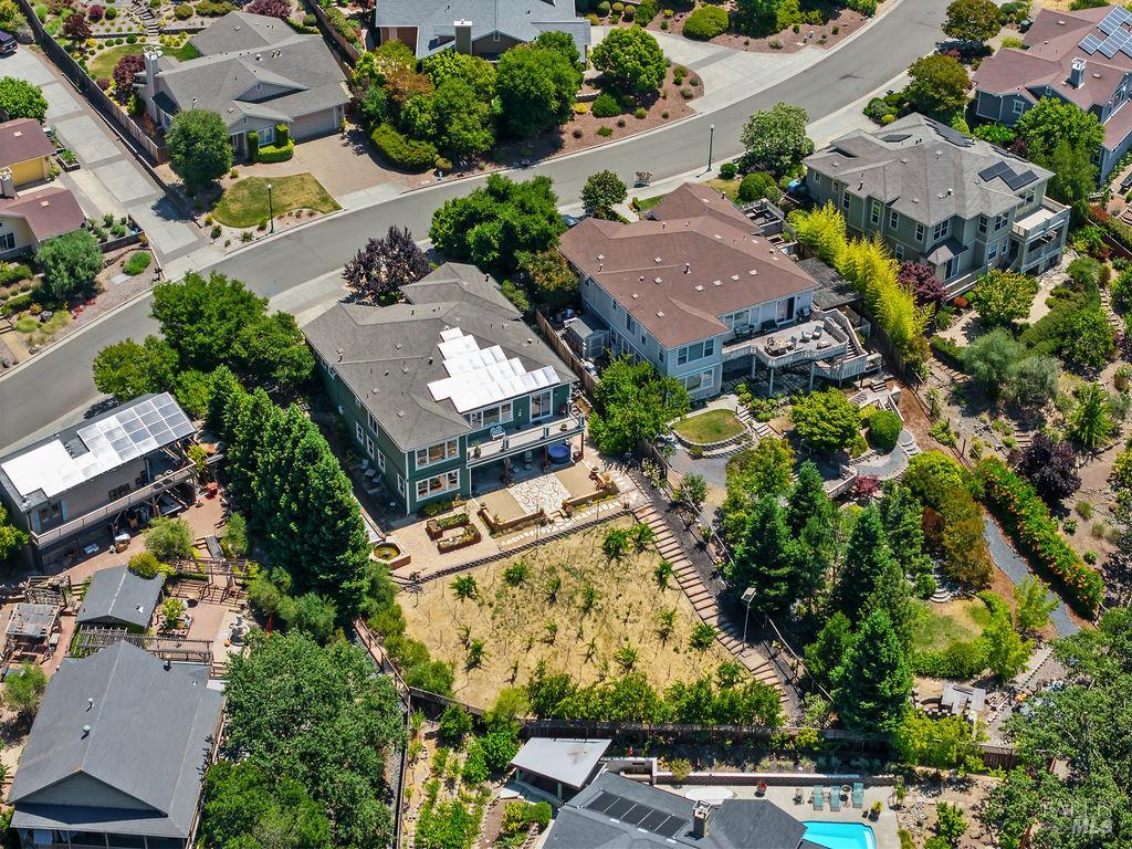 5644 Eastlake Dr