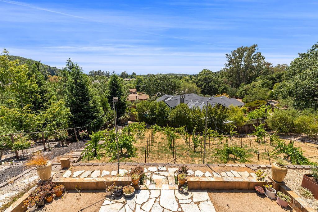 5644 Eastlake Dr