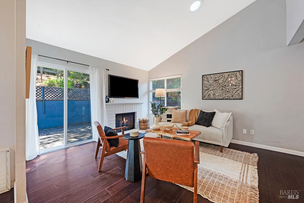 3111 Luna Ct