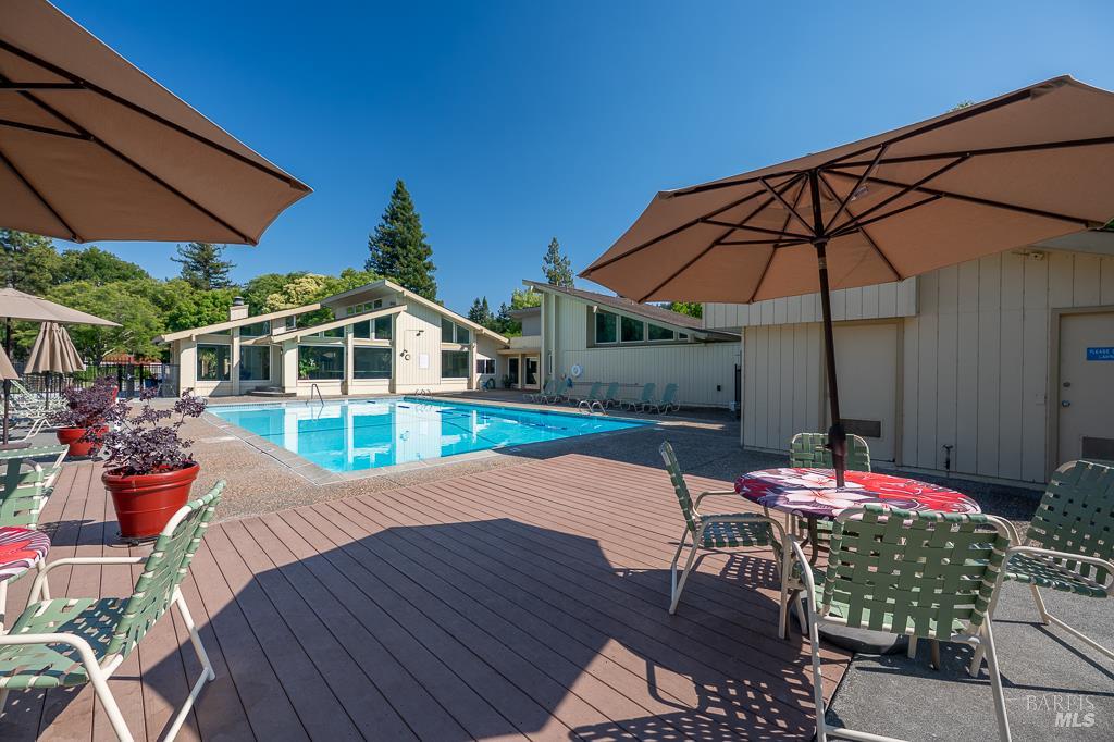 3111 Luna Ct