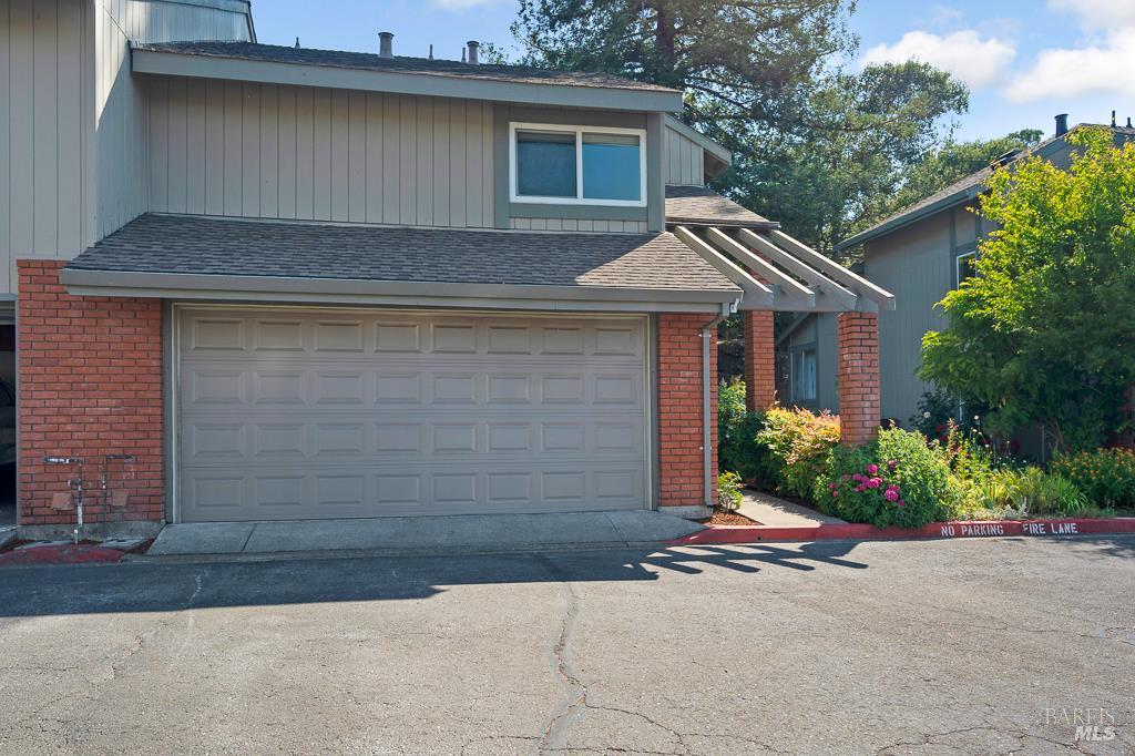 3111 Luna Ct