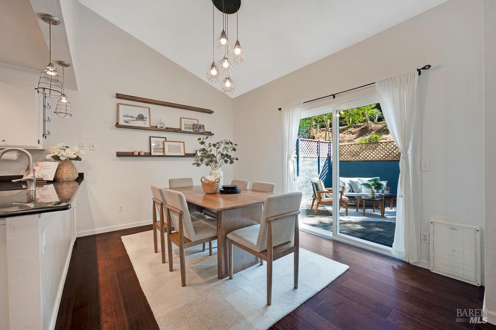 3111 Luna Ct