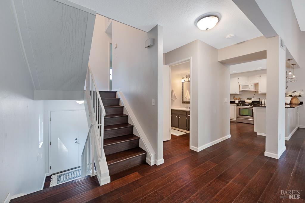 3111 Luna Ct