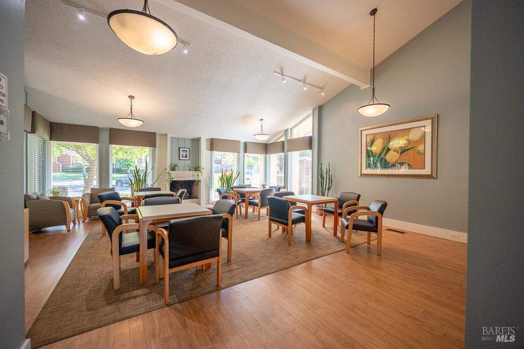 3111 Luna Ct