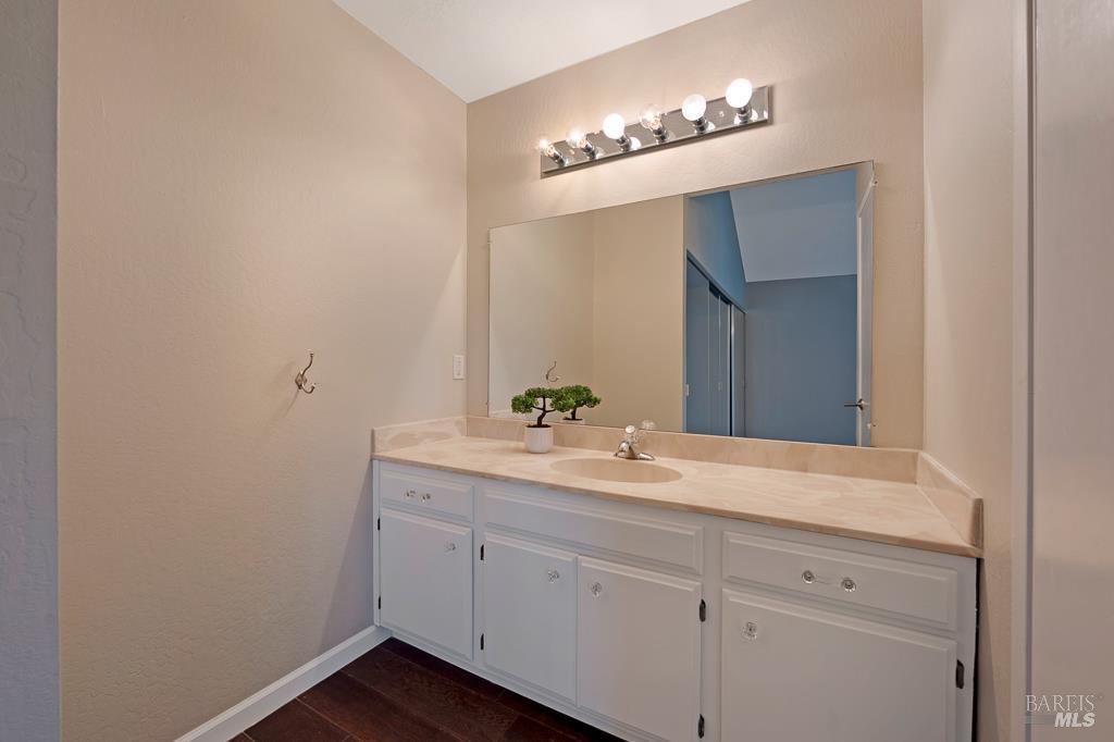 3111 Luna Ct