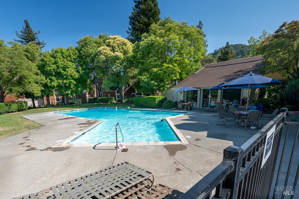3111 Luna Ct