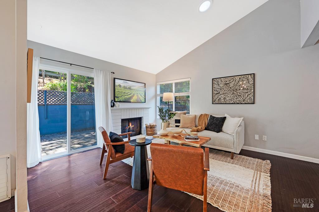 3111 Luna Ct