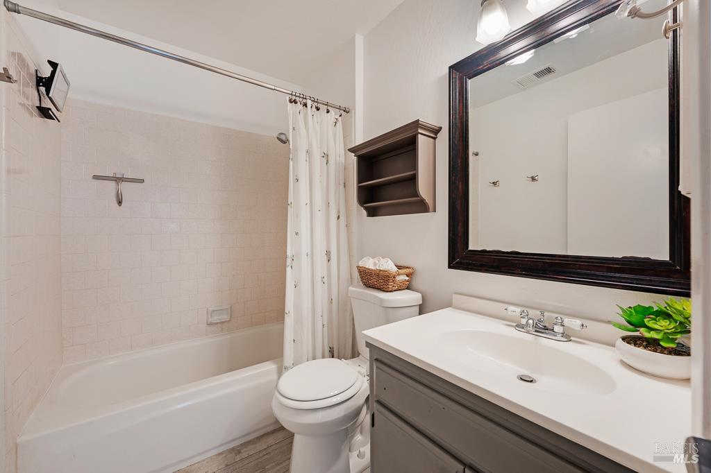 3111 Luna Ct